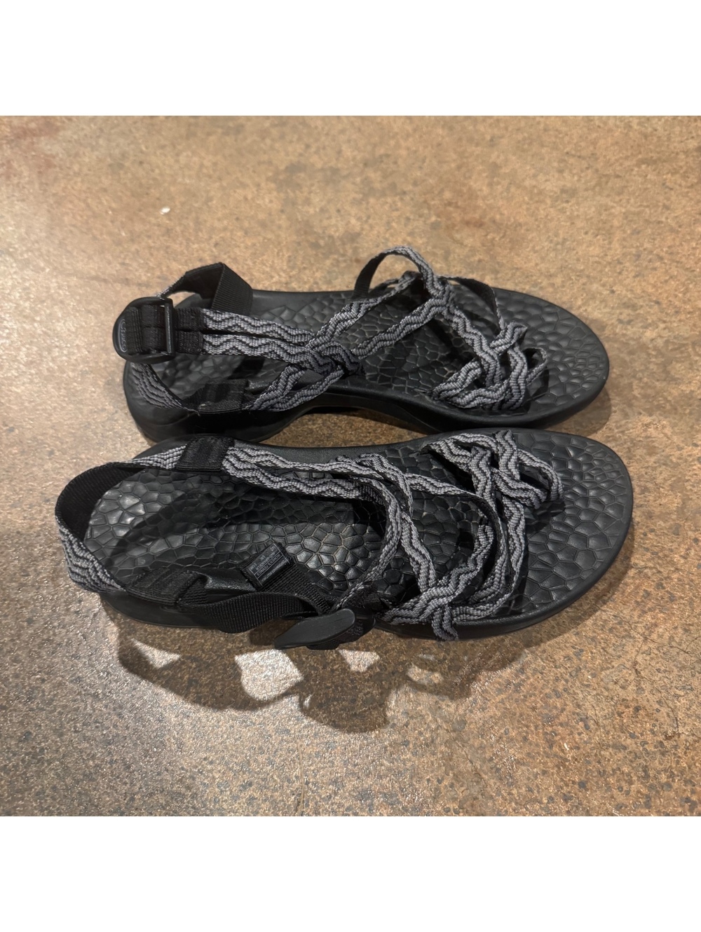 Womens Black and Gray Adjustable Strap Sandals Size 7